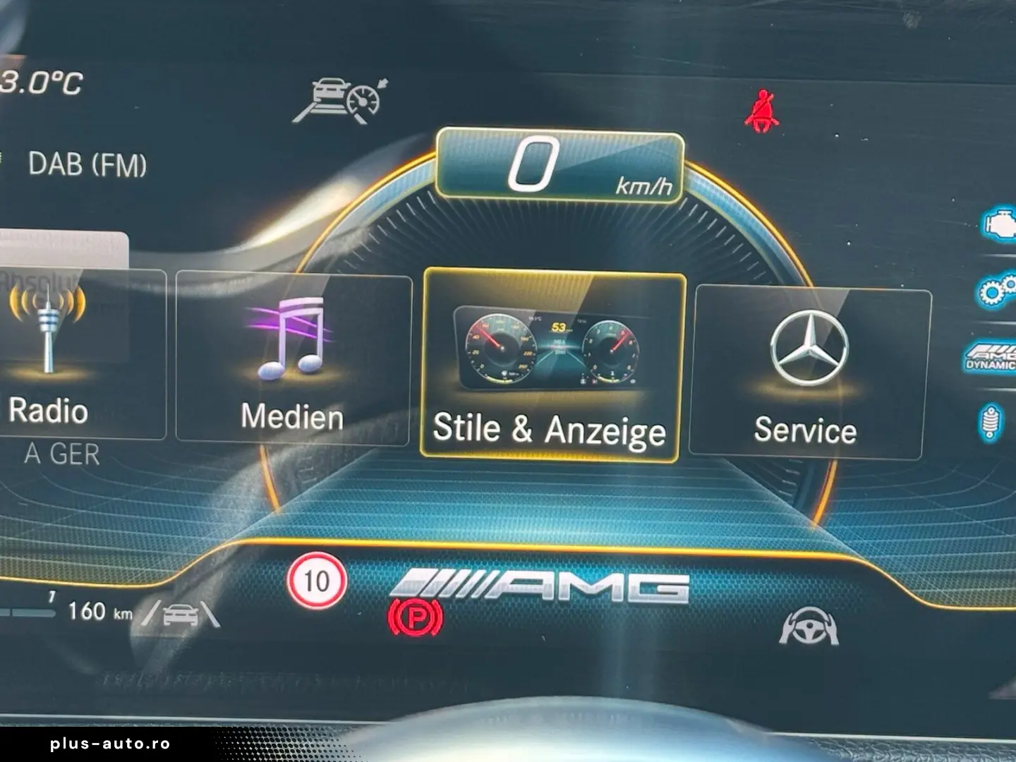MERCEDES-BENZ GLB 35 4M Distro Pano Multibeam PerfoLenkrad