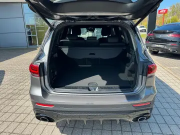 MERCEDES-BENZ GLB 35 4M Distro Pano Multibeam PerfoLenkrad