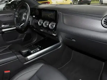 MERCEDES-BENZ EQA 250 AMG PANO DISTRO 360  KEYLESS NIGHT 20