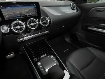 MERCEDES-BENZ EQA 250 AMG PANO DISTRO 360  KEYLESS NIGHT 20