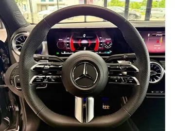 MERCEDES-BENZ A 200 AMG 360  Distronik Nightpaket Tot-Spur
