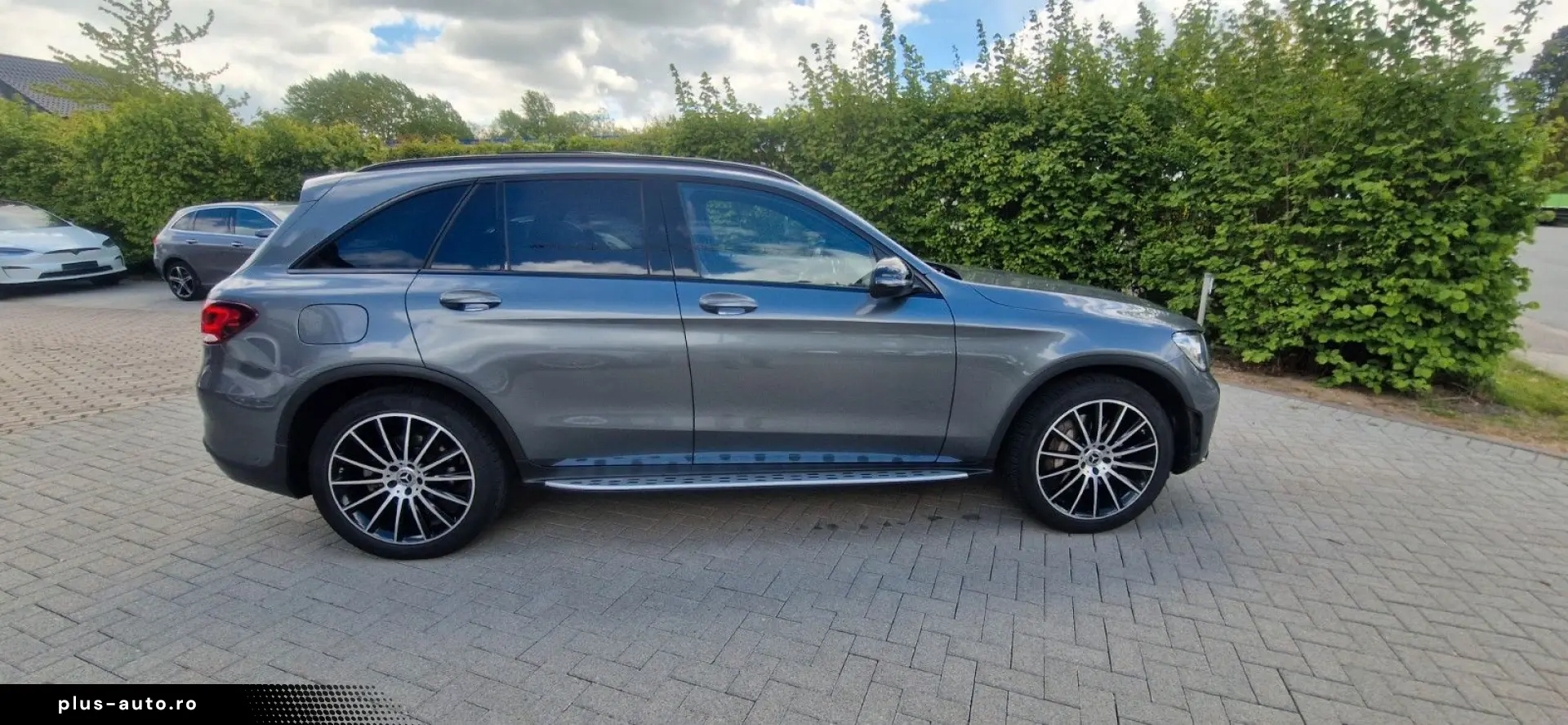 MERCEDES-BENZ GLC 300 d 4MATIC 9G-TRONIC AMG Line Pano AHK