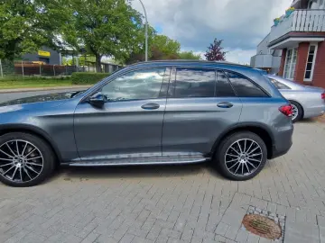 MERCEDES-BENZ GLC 300 d 4MATIC 9G-TRONIC AMG Line Pano AHK