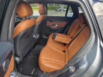 MERCEDES-BENZ GLC 300 d 4MATIC 9G-TRONIC AMG Line Pano AHK