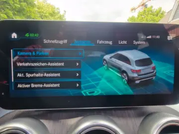 MERCEDES-BENZ GLC 300 d 4MATIC 9G-TRONIC AMG Line Pano AHK