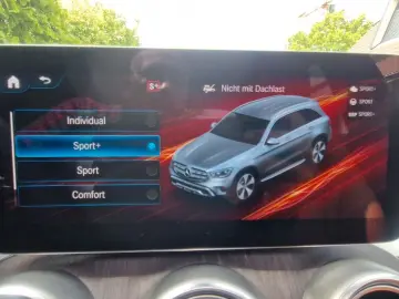 MERCEDES-BENZ GLC 300 d 4MATIC 9G-TRONIC AMG Line Pano AHK