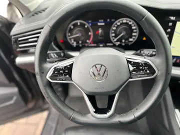 VW Touareg 3.0 TDI 4M R-CAM LED VIRTUAL ACC