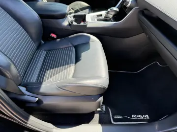 Toyota RAV 4 2.5 Hybrid
