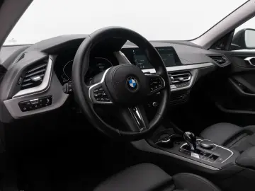 BMW 218 Gran Coupé HUD H K Komfort Sport Leder