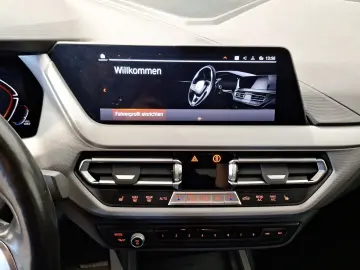 BMW 218d Gran Coupé Harman K LiveCockpitProf