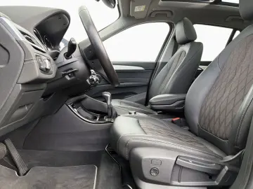 BMW X1 XDRIVE25e xLine Kam Pano Navi 18  LED