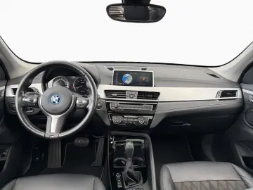 BMW X1 XDRIVE25e xLine Kam Pano Navi 18  LED