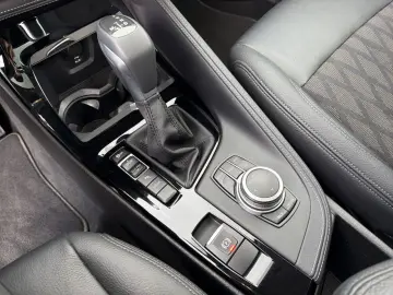 BMW X1 XDRIVE25e xLine Kam Pano Navi 18  LED