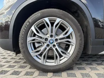 BMW X1 XDRIVE25e xLine Kam Pano Navi 18  LED