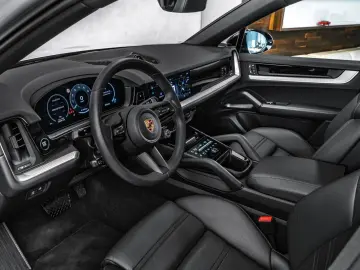 PORSCHE Cayenne Coupe 3 0 Luft Pano Stand