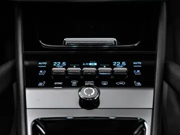 PORSCHE Cayenne Coupe 3 0 Luft Pano Stand