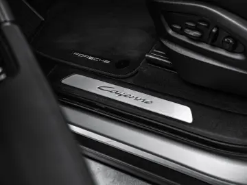 PORSCHE Cayenne Coupe 3 0 Luft Pano Stand
