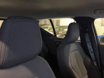 VOLVO XC40 MomPro R.Kamera PDC SHZ REDUZIERT