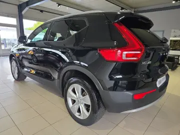 VOLVO XC40 T2 Core ACC BLIS Kamera LED WinterPaket