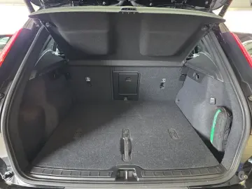 VOLVO XC40 T2 Core ACC BLIS Kamera LED WinterPaket