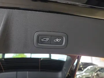 VOLVO XC40 T2 Core ACC BLIS Kamera LED WinterPaket