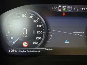 VOLVO XC40 T2 Core ACC BLIS Kamera LED WinterPaket