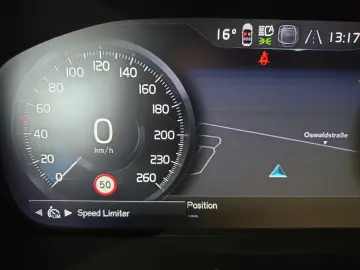 VOLVO XC40 T2 Core ACC BLIS Kamera LED WinterPaket