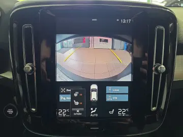 VOLVO XC40 T2 Core ACC BLIS Kamera LED WinterPaket