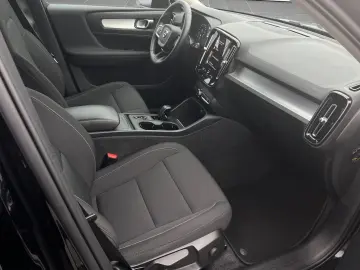 VOLVO XC40 T3 Momentum Pro Geartronic SitzHZ Keyless
