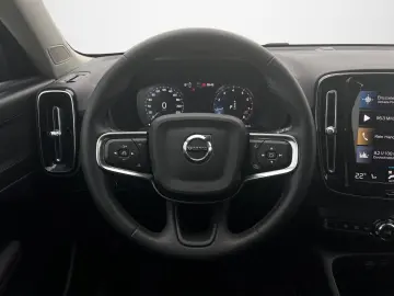 VOLVO XC40 T3 Momentum Pro Geartronic SitzHZ Keyless