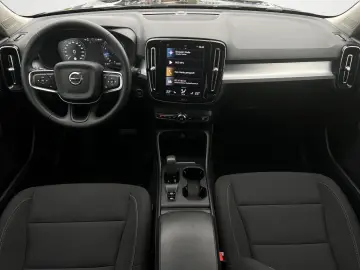 VOLVO XC40 T3 Momentum Pro Geartronic SitzHZ Keyless