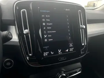 VOLVO XC40 T3 Momentum Pro Geartronic SitzHZ Keyless