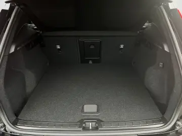 VOLVO XC40 T3 Momentum Pro Geartronic SitzHZ Keyless
