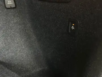VOLVO XC40 T3 Momentum Pro Geartronic SitzHZ Keyless