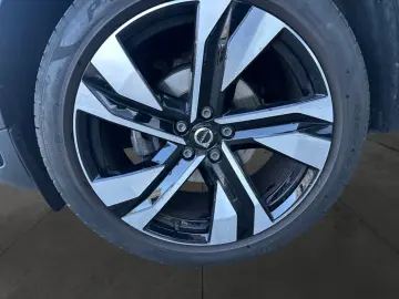 VOLVO XC40 T2 Plus Dark