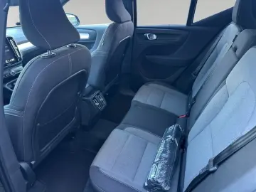 VOLVO XC40 T2 Plus Dark
