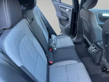 VOLVO XC40 T2 Plus Dark