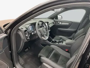 VOLVO XC40 T2 Plus Dark