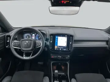 VOLVO XC40 T2 Plus Dark
