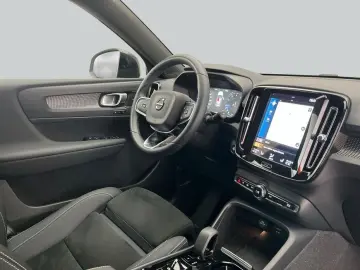 VOLVO XC40 T2 Plus Dark