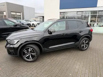 VOLVO XC 40 T2 Plus Dark 2WD