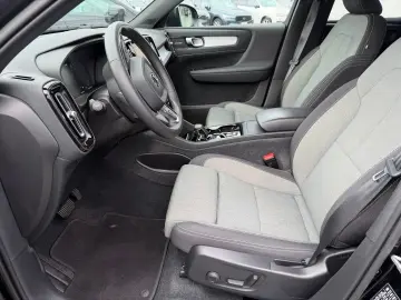 VOLVO XC 40 T2 Plus Dark 2WD