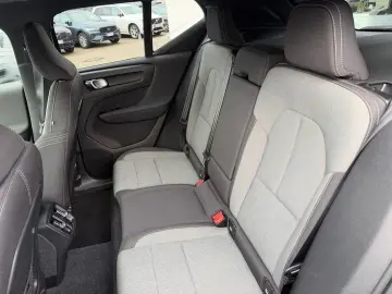 VOLVO XC 40 T2 Plus Dark 2WD