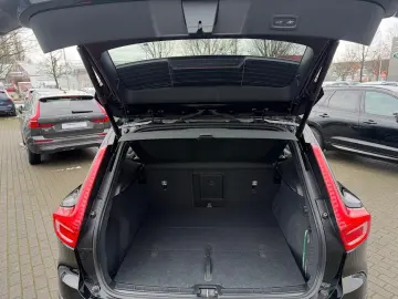 VOLVO XC 40 T2 Plus Dark 2WD