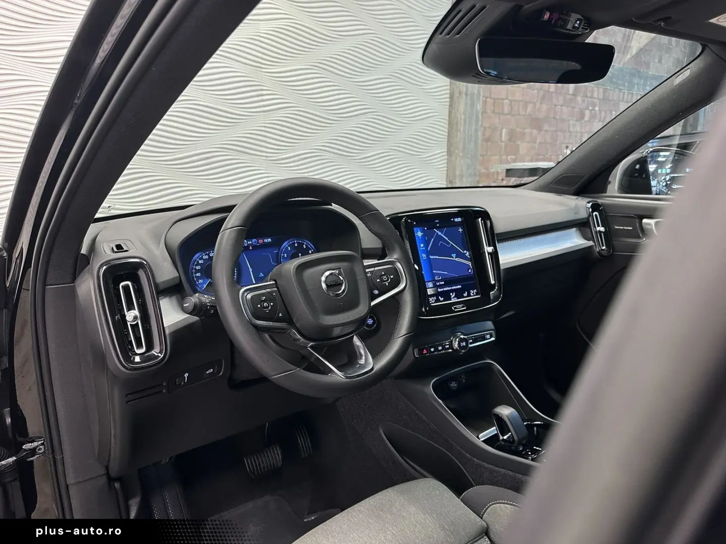 VOLVO T2 AUT PLUS-DARK H K PILOT ASSIST