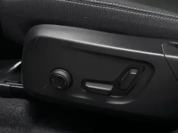 VOLVO T2 AUT PLUS-DARK H K PILOT ASSIST