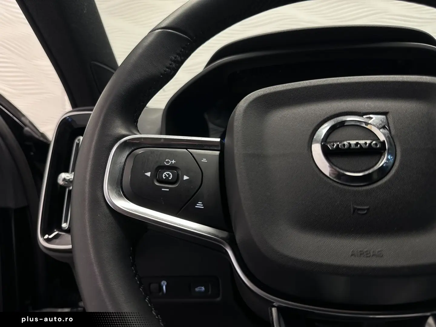 VOLVO T2 AUT PLUS-DARK H K PILOT ASSIST
