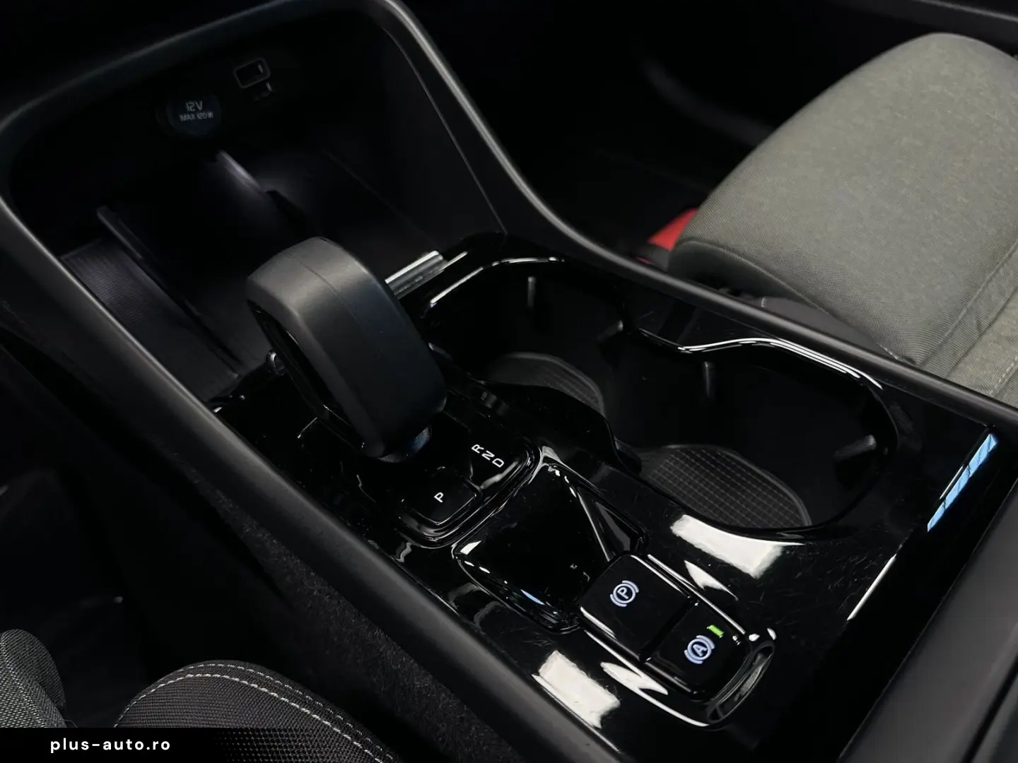 VOLVO T2 AUT PLUS-DARK H K PILOT ASSIST