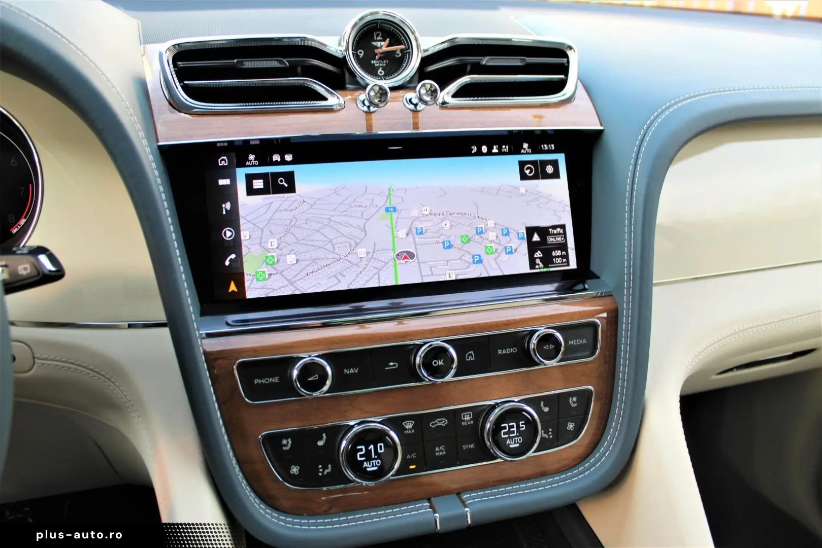 BENTLEY Bentayga 4.0 V8 EWB Azure 4WD FIRST PANO TV WEBA