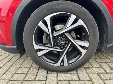 TOYOTA C-HR Hybrid Team D Navi LED Apple CarPlay Androi